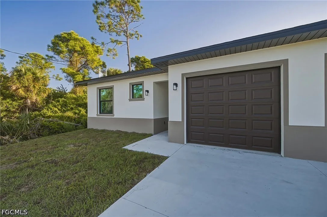 3 bed, 2.0 bath, 1500 sqft, $1,595 — Photo 3
