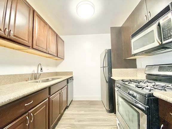 3rd image of 3107 Durango Ave #6