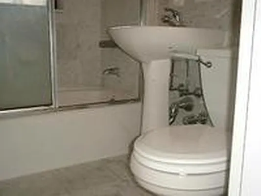 Rented by KVNY Soho | media 9