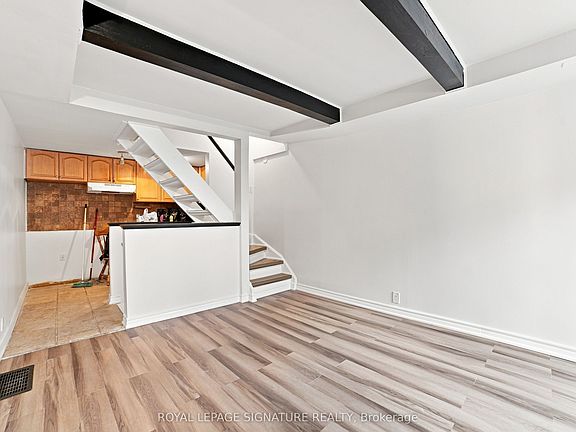 2nd image of 325 Jarvis St #18