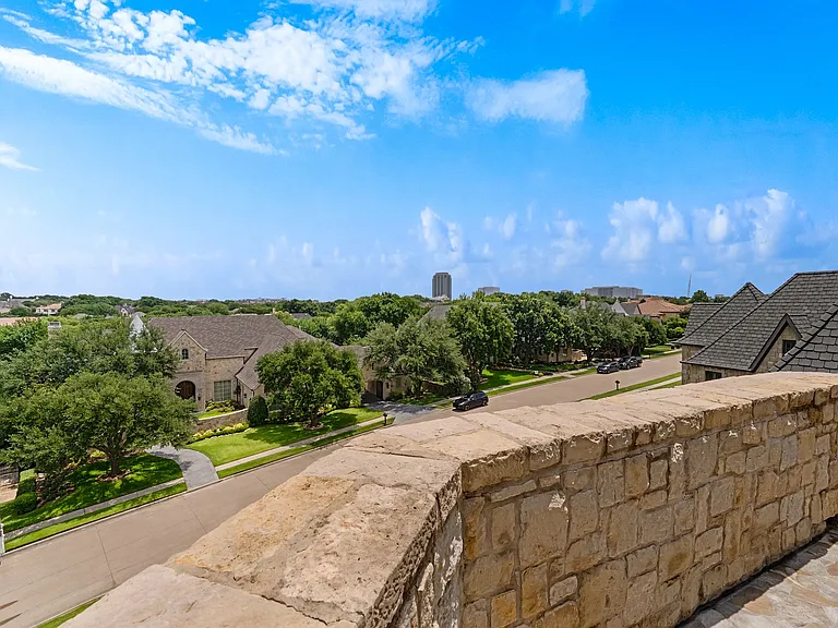 5345 Monterey Dr — Photo 24