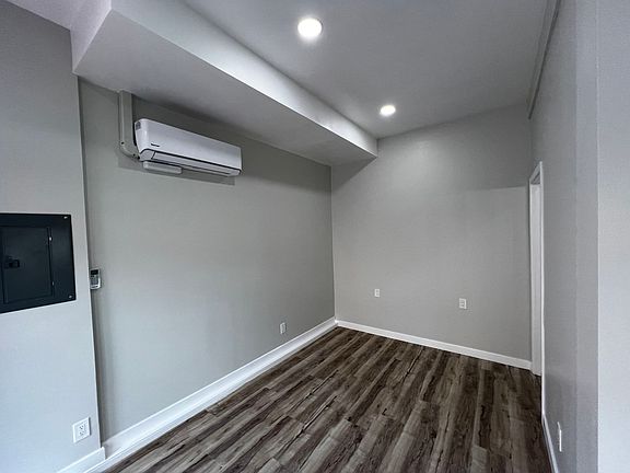 5th image of 3751 Villa Ter #H