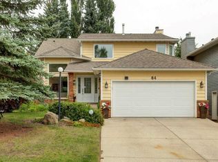 64 SE Santana Hl NW, Calgary, AB T3K 3L9