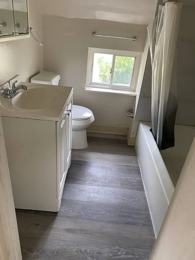 2 bed, 1.5 bath, 1037 sqft, $1,200 — Photo 3