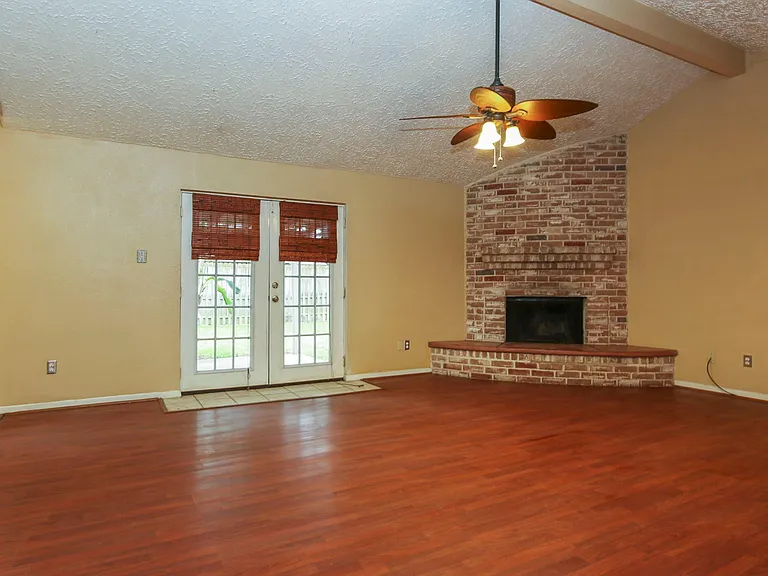 22811 Capitol Landing Ln — Photo 4