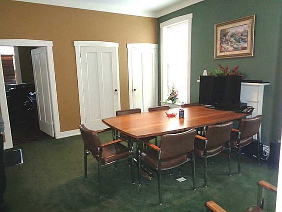 5th image of 127 W Court St