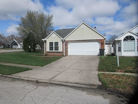 3rd image of 1076 Hampshire Pl