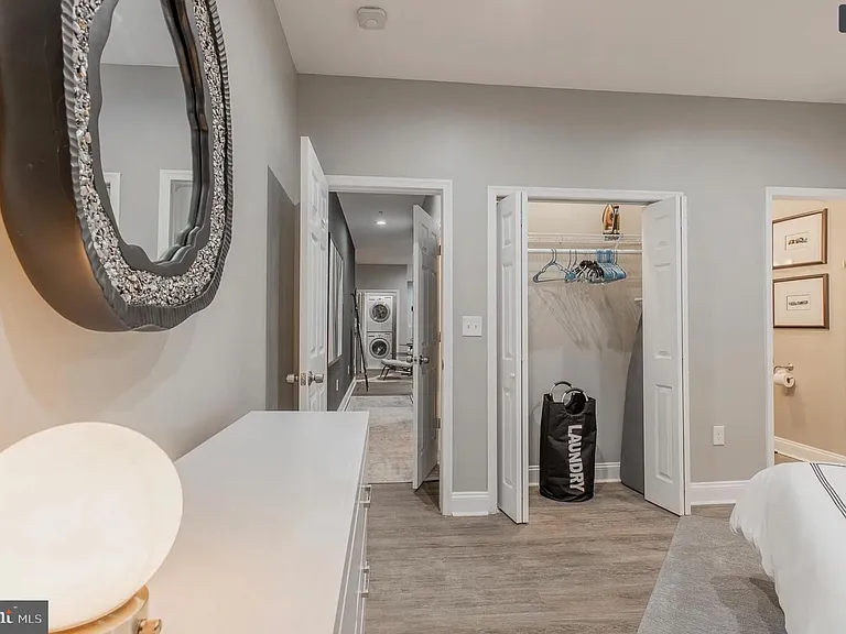 3221 Noble St #3 — Photo 16