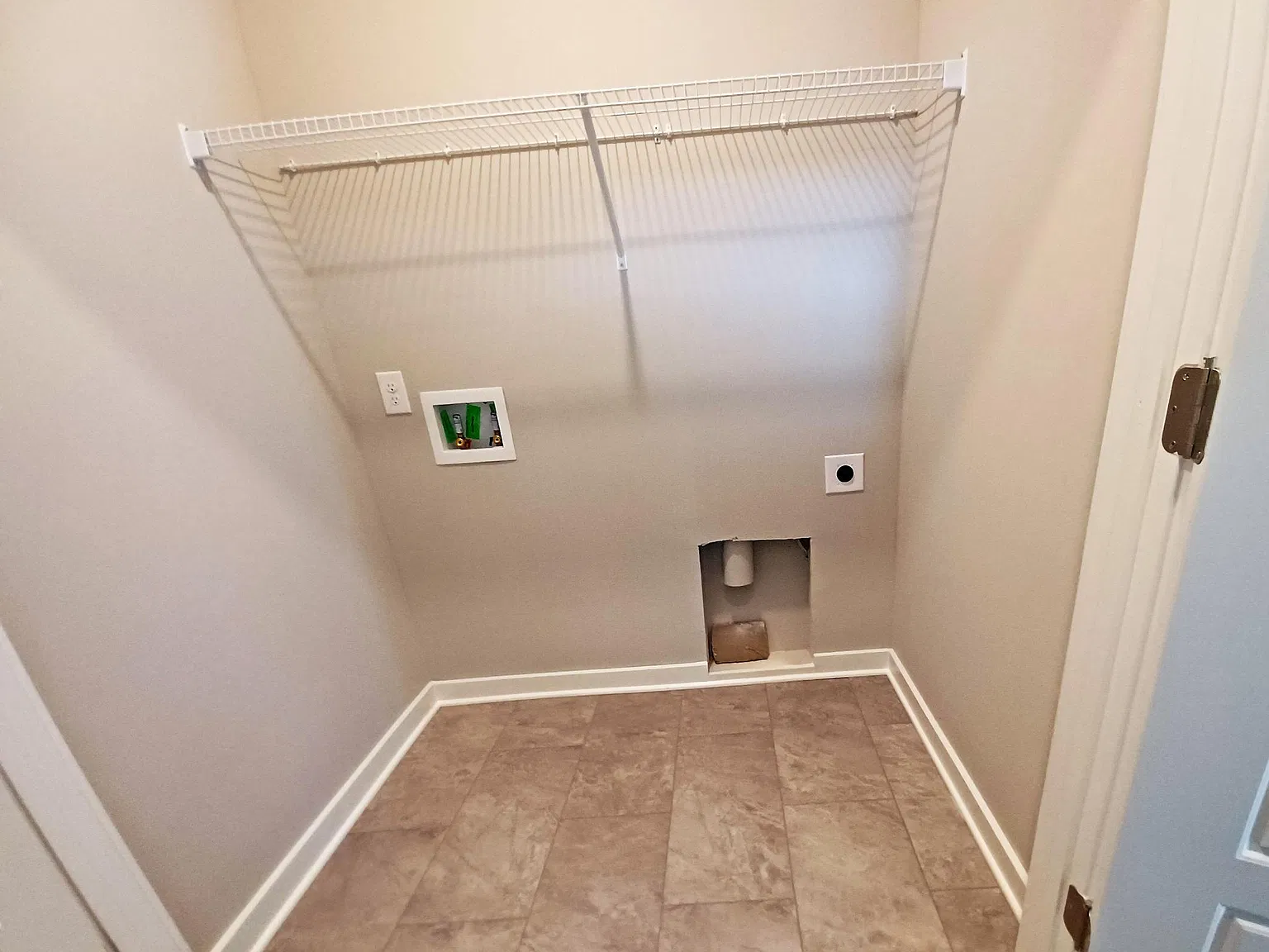3 bed, 2.5 bath, 1846 sqft, $2,100 — Photo 3