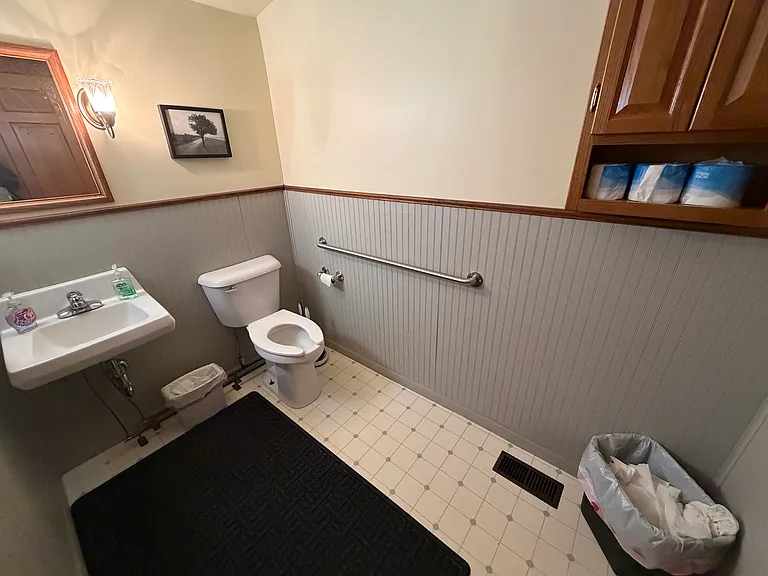 616 E Bloomington St — Photo 2