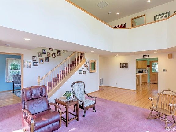 4th image of 632 N Bywater Way North Way