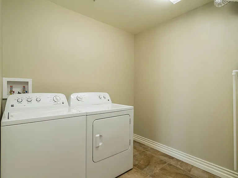 35 Primrose Ln — Photo 9