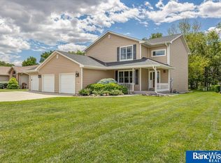 141 Struthers Pl, Seward, NE 68434