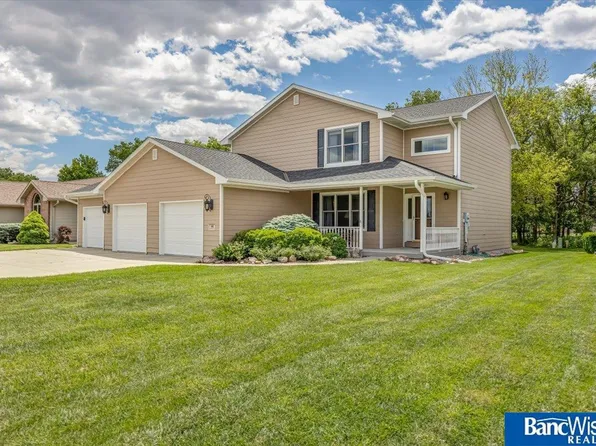 141 Struthers Pl, Seward, NE 68434