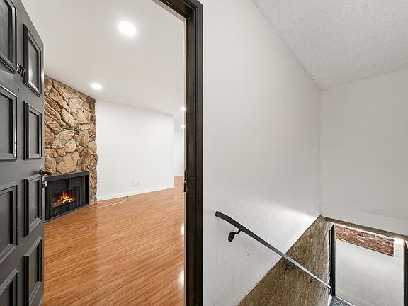5th image of 1914 Corinth Ave APT 207