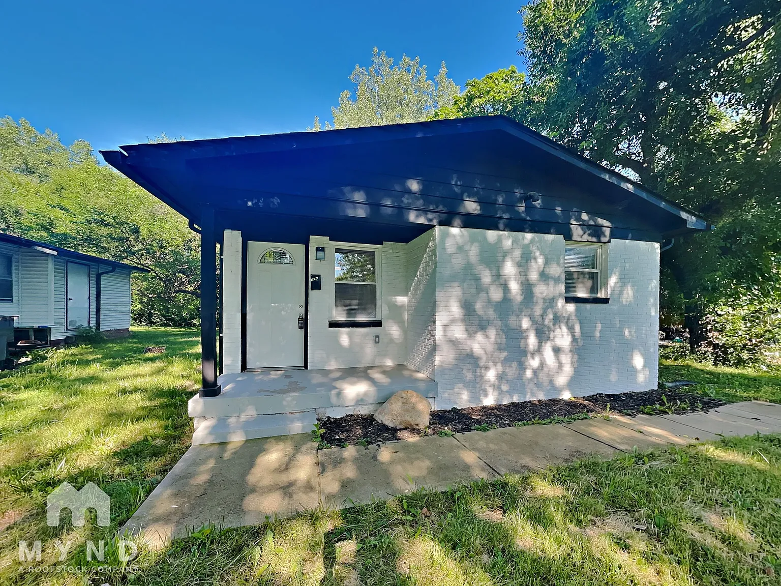 3 bed, 1.0 bath, 1030 sqft, $1,399 — Photo 2