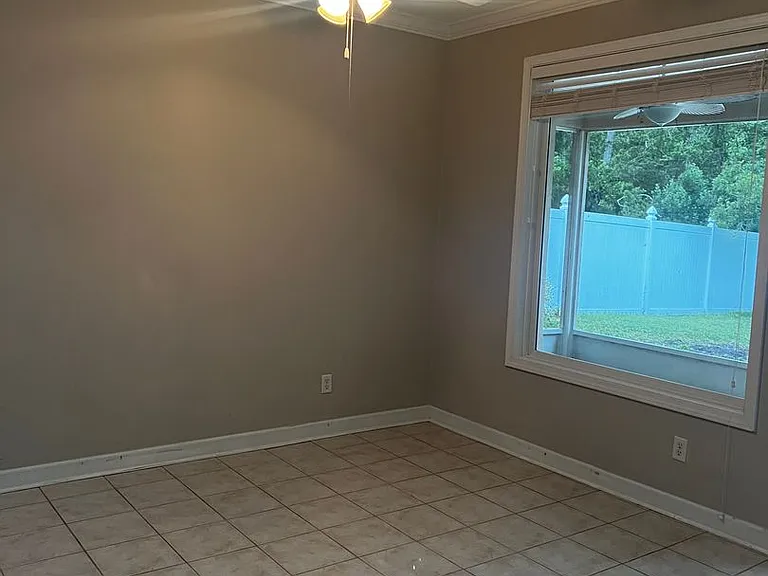 115 Renee Dr — Photo 11