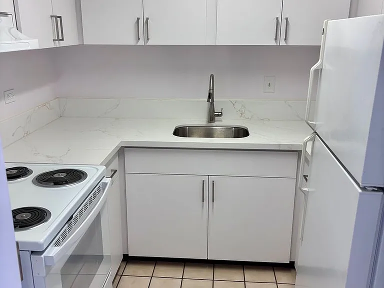 796 Isenberg St #9B — Photo 3