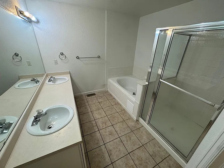 4505 S Auckland Ct — Photo 15