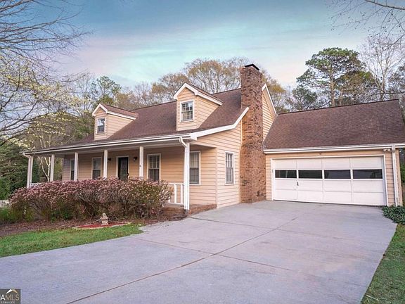 3rd image of 4354 Riverside Dr SW