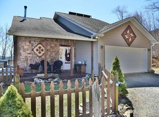 30 Black Bear Trl, Leicester, NC 28748