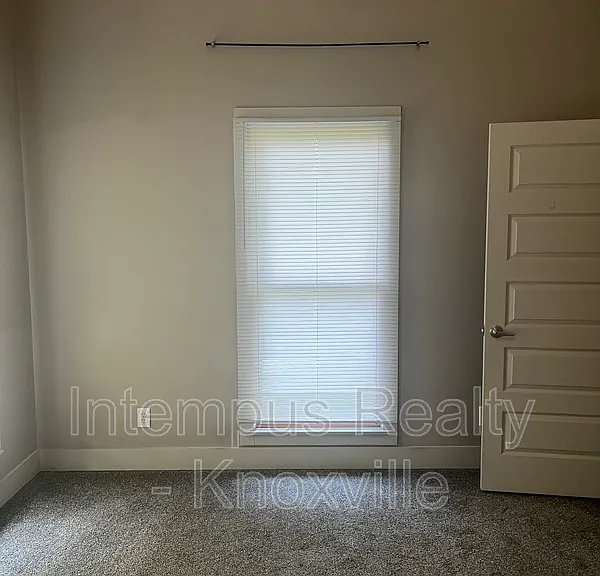 229 Deaderick Ave — Photo 14