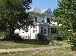 732 W 3rd St #4, Waterloo, IA 50701