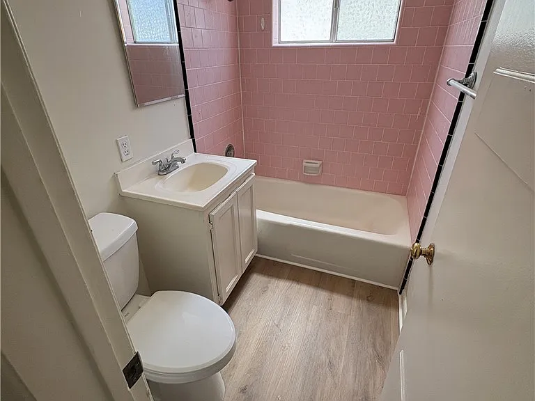 141 S Myers St #B — Photo 8