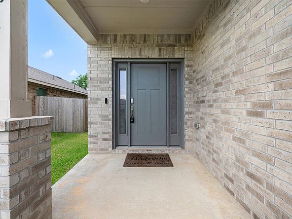3rd image of 4414 W Bayou Maison Cir