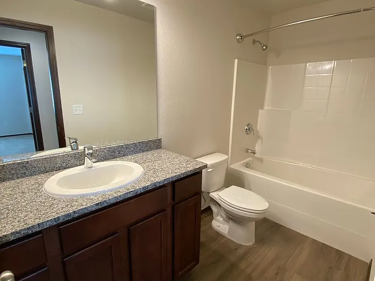 2108 W Sunnyview Ln — Photo 24