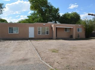 3929 Las Vegas Dr SW, Albuquerque, NM 87105