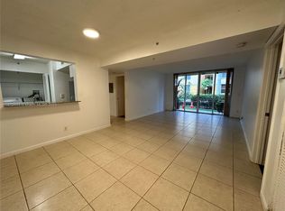 1450 SE 3rd Ave APT 110, Dania, FL 33004