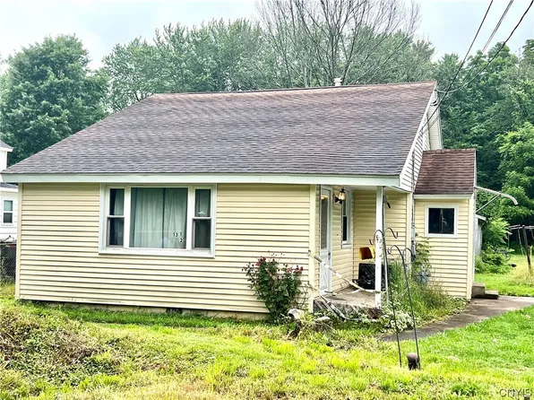 13 1/2 Parkway Dr, Baldwinsville, NY 13027