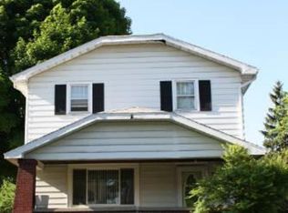 916 Adams St SE, Grand Rapids, MI