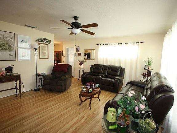 3rd image of 431 Tullis Ave