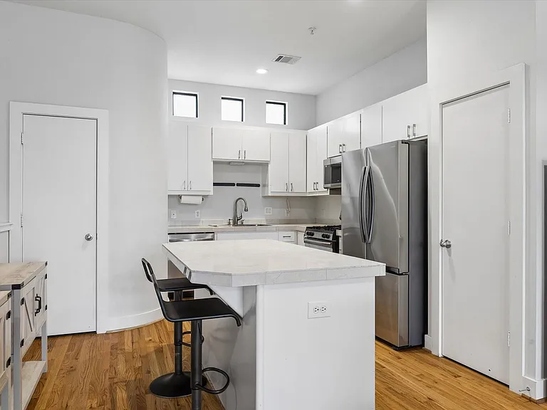 3501 Link Valley Dr #301 — Photo 4