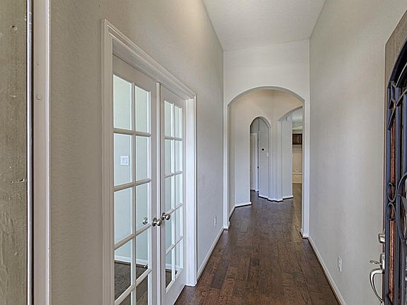 4th image of 231 Rolling Creek Ln