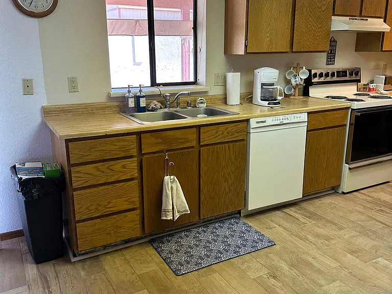 680 Papoose Dr — Photo 23