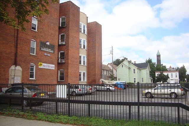 Building Photo 3