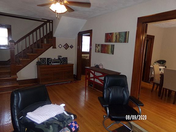 3rd image of 2907 Burton Ave NW