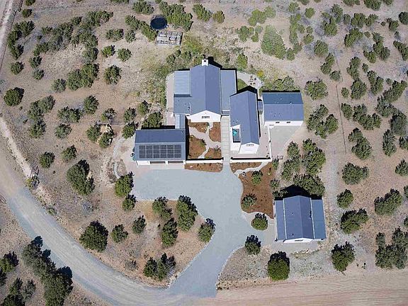 2nd image of 36 Tano Escondido