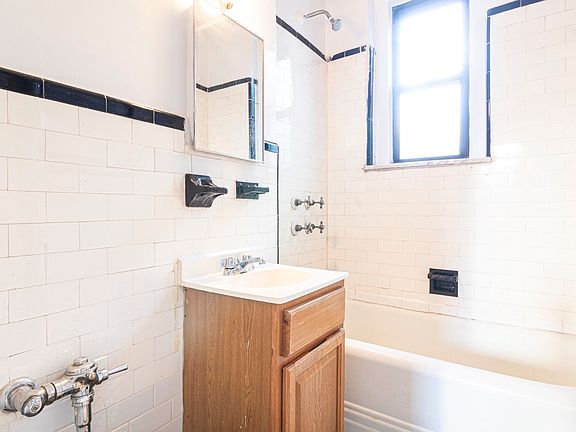 4th image of 30-56 30th St #4K