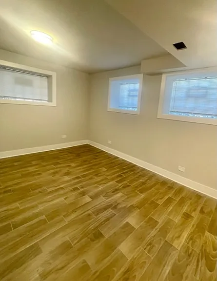 4450 N Winchester Ave #G — Photo 11