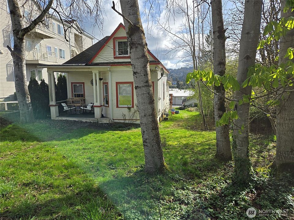 2nd image of 1021 21st Street
