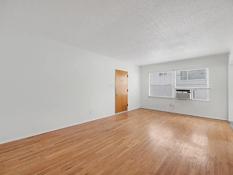 1037 N Curson Ave #4 — Photo 22