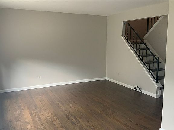2nd image of 18461 Jamestown Cir
