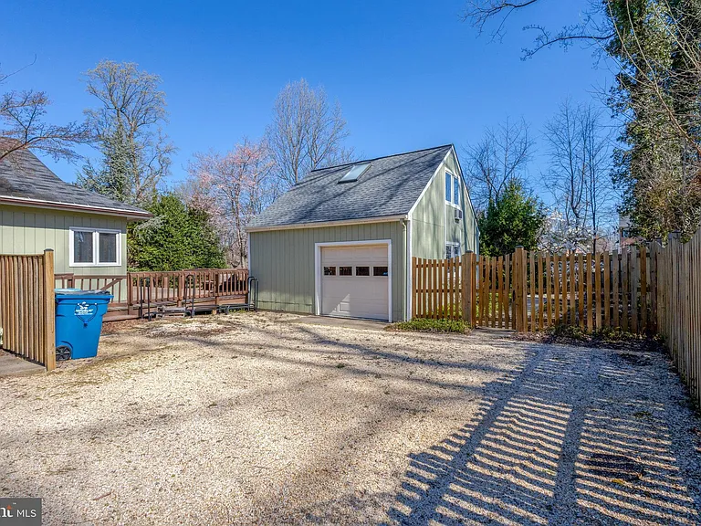 2031 Hillside Dr — Photo 49