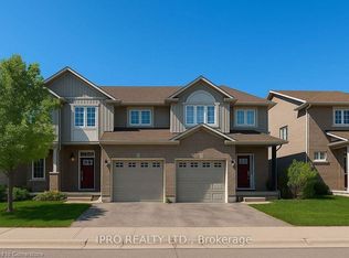 105 Pinnacle Dr #62, Kitchener, ON N2P1B8