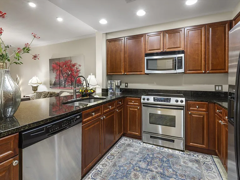 121 N Monroe St #5004 — Photo 7