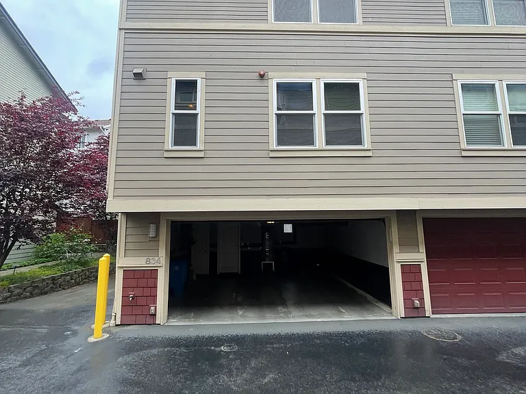 834 N 145th Ln — Photo 3